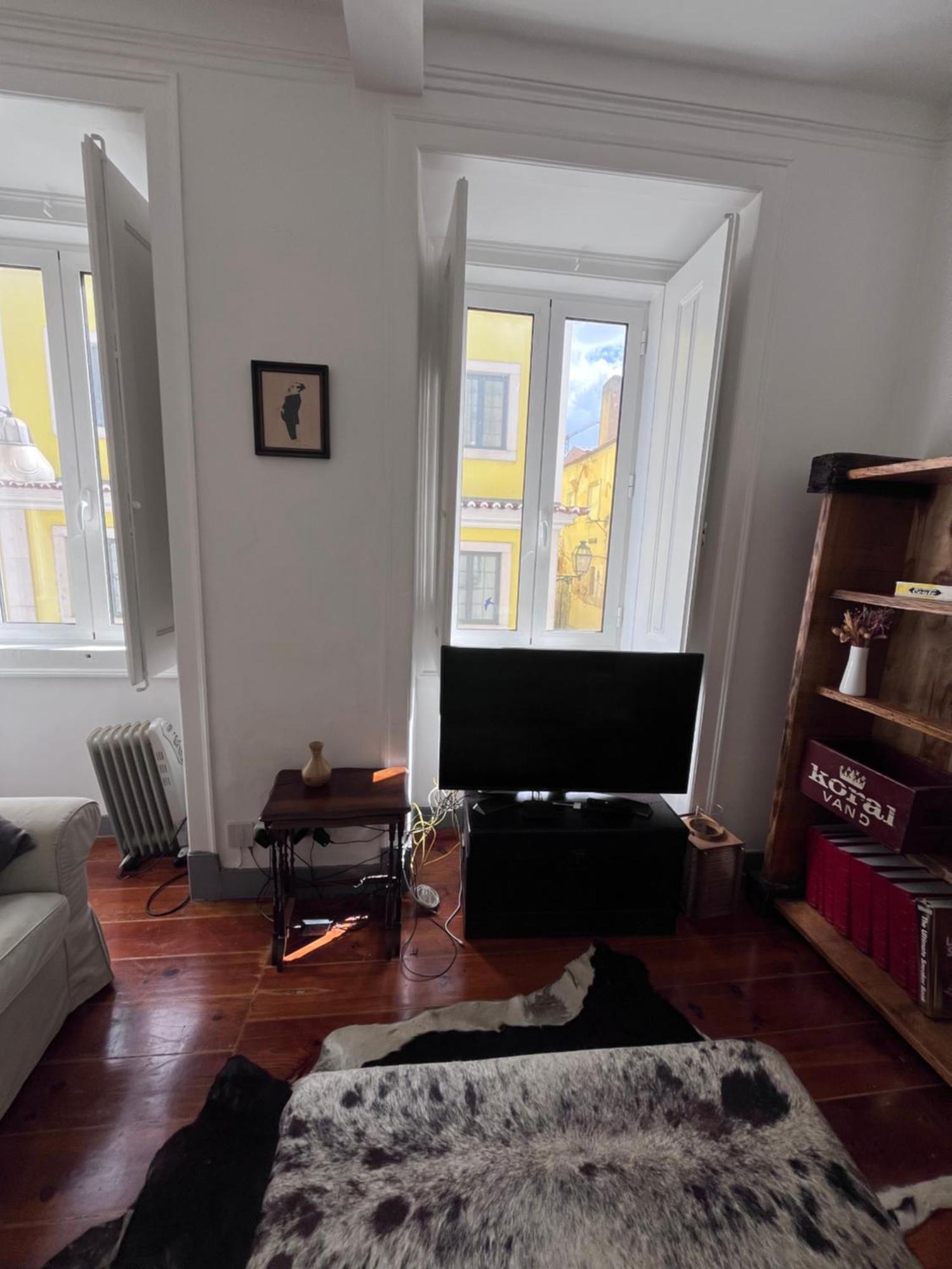 Live Like A Local 2br Flat In The Heart Of Graca *