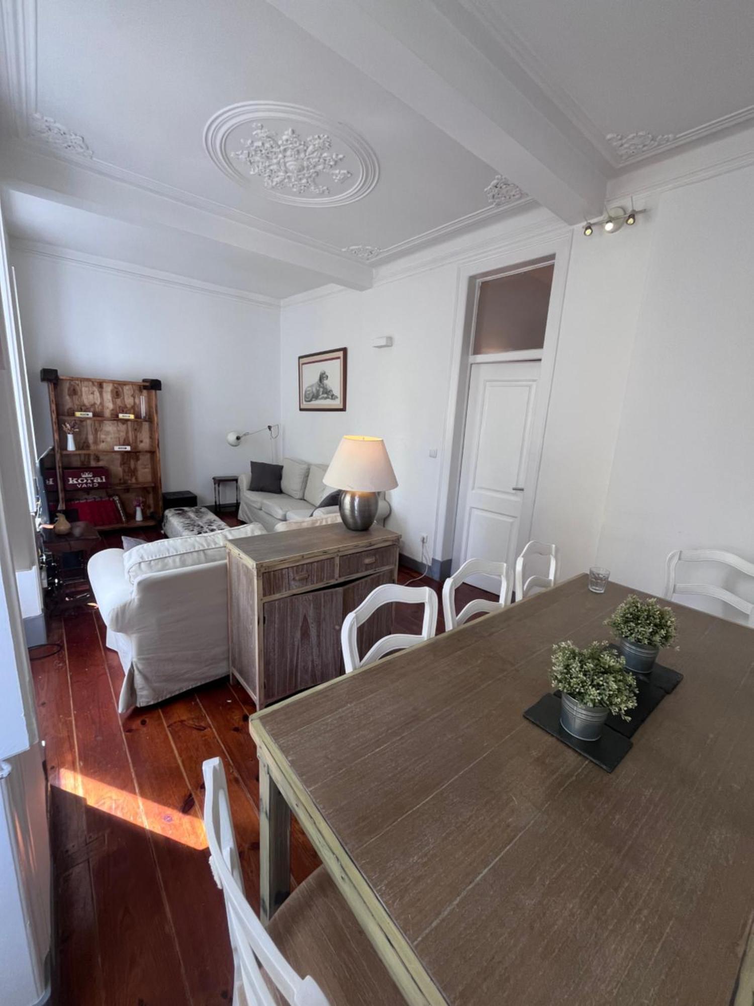Live Like A Local 2br Flat In The Heart Of Graca Apartment